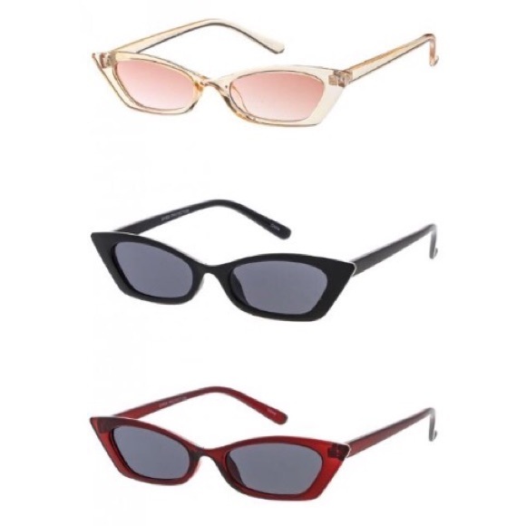 Marilyn - Picture 2 of 3